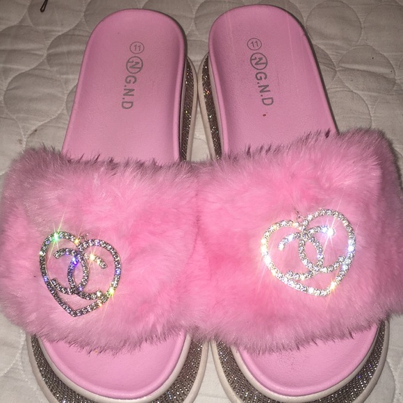 Shoes - Pink furry slide